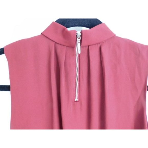 White House Black Market WHBM Maroon Keyhole Pleated Chiffon Blouse size 2 - Picture 7 of 7